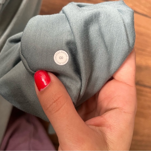 Lululemon Align Ribbed Waist Cropped Jogger
Tidewater Teal size 8 - Picture 6 of 7